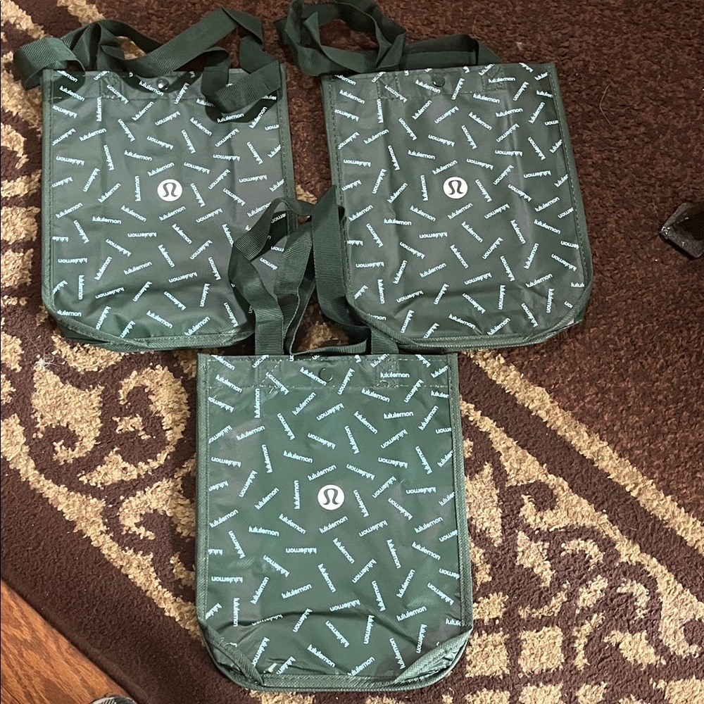 lululemon athletica Green Tote Bags